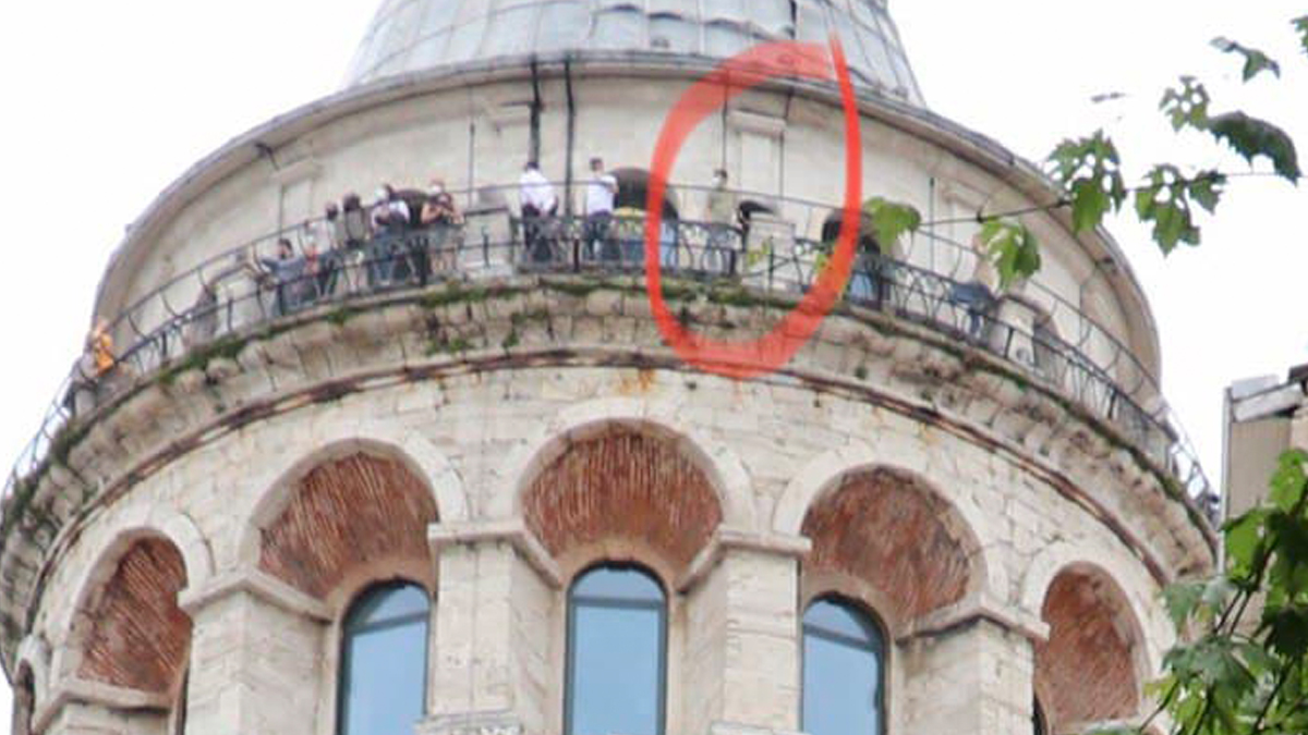 Galata Kulesi'nde intihar