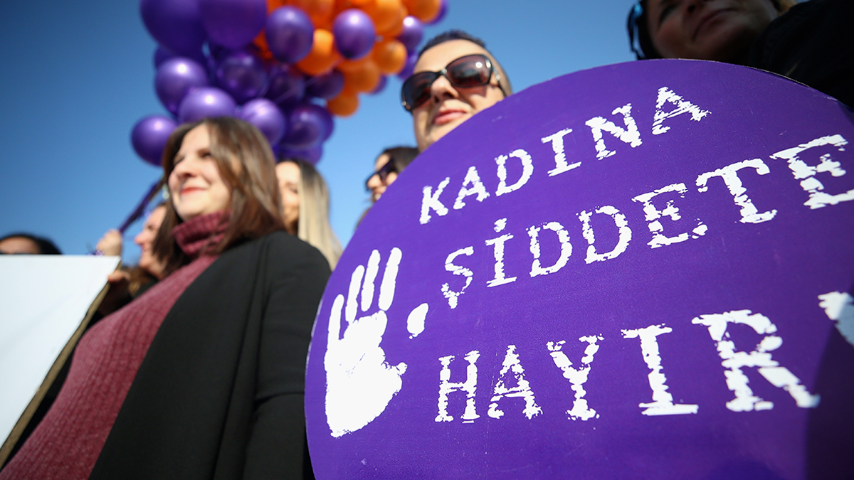 Son dakika! Kadına şiddetle mücadelede yeni genelge: 81 ilin valiliğine gönderildi