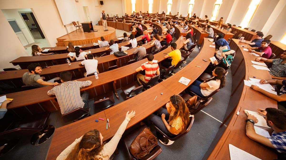 Fakülte sayısında üçüncüyüz, ilaç üretiminde ilk 20'de yokuz