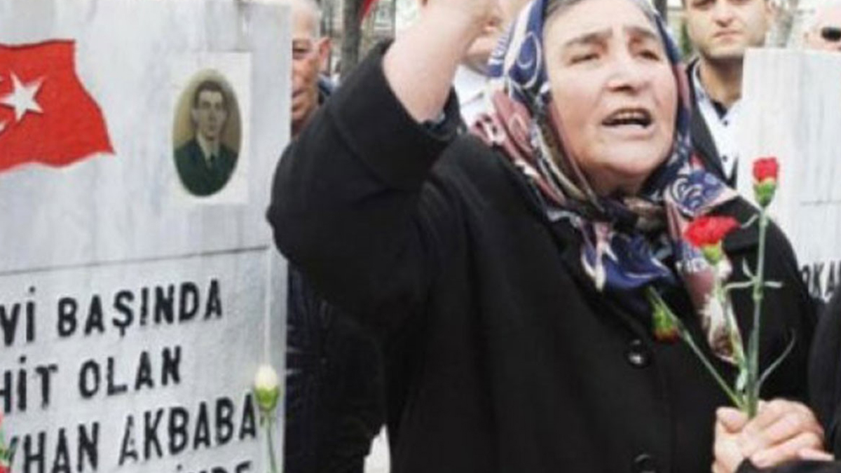 Mahkemeye göre şehit annesine ‘vatan haini’ demek hakaret değil ‘eleştiri’