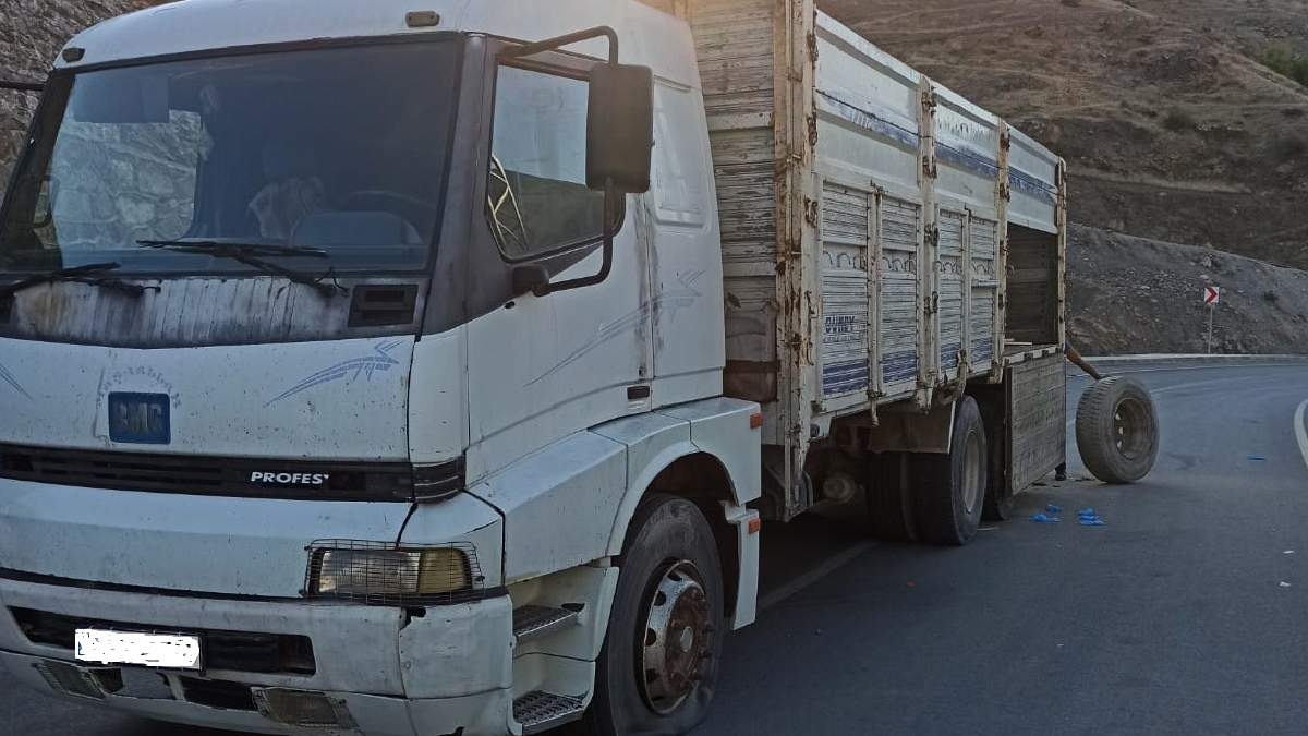 Siirt'te jandarma ile insan kaçakçıları arasında çatışma: 2 ölü, 12 yaralı