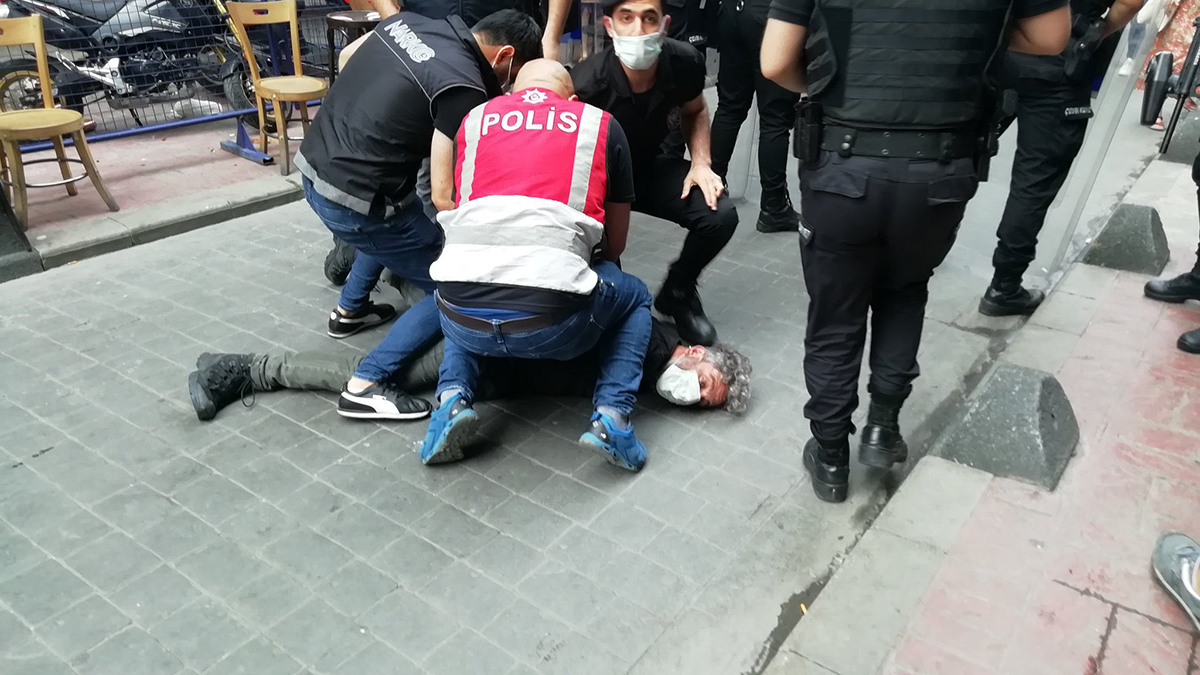 Bu fotoğraf büyük tepki çekmişti: AFP muhabiri Bülent Kılıç polis şiddetini anlattı