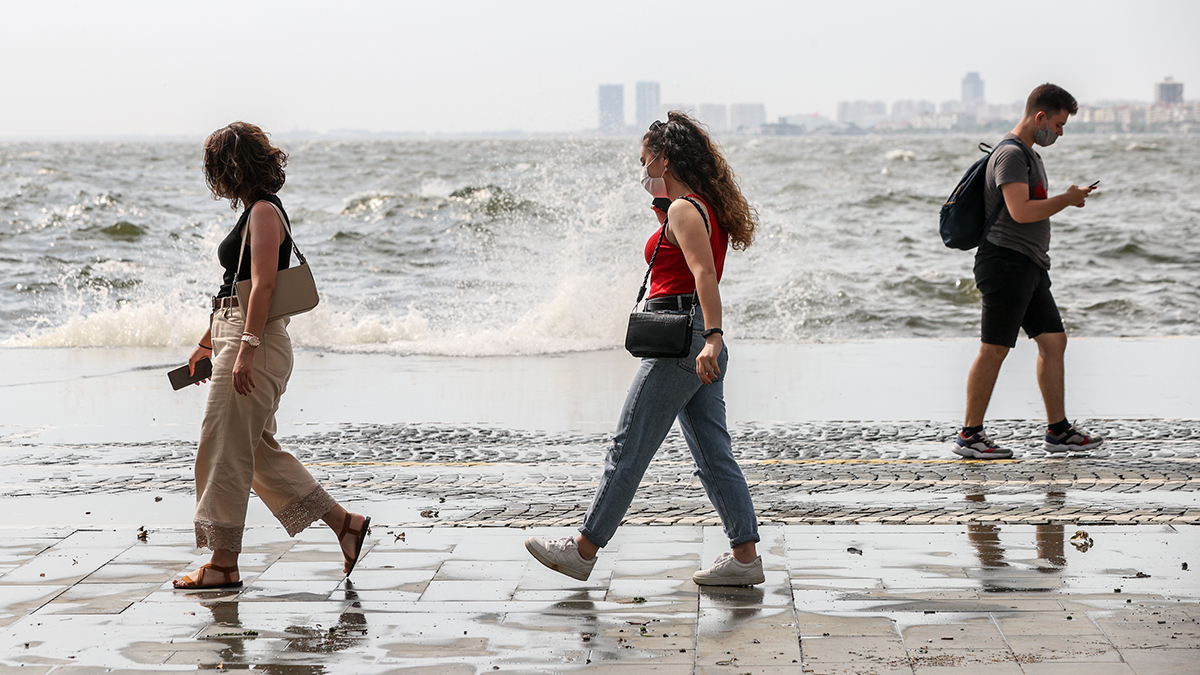 Sadece İzmirlilere özel 'maske' uyarısı: Pandemi bitse de çıkarmayın