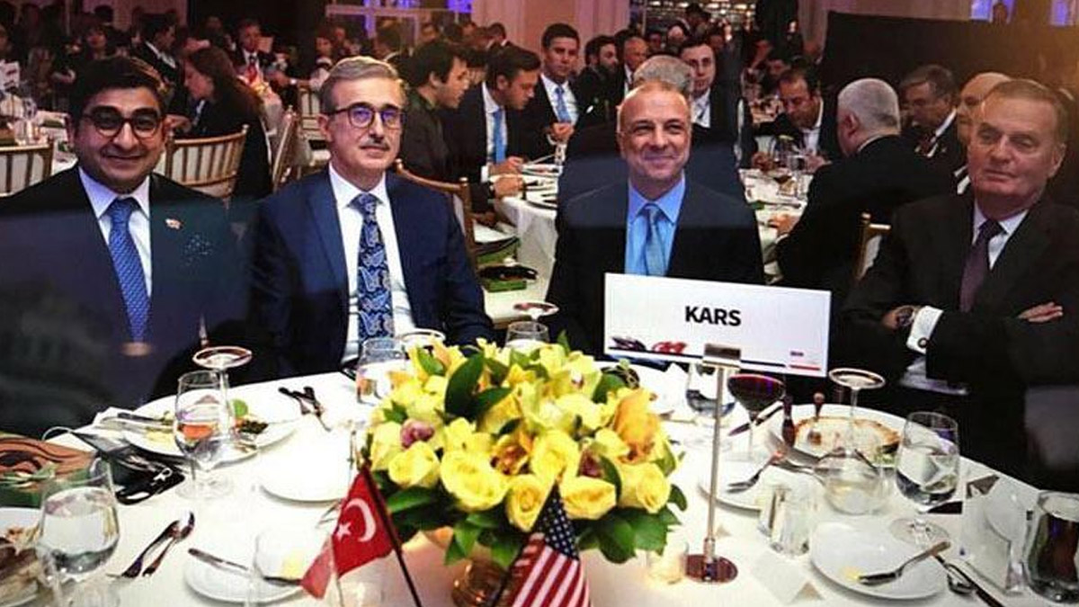 İsmail bey o masada ne işiniz var?