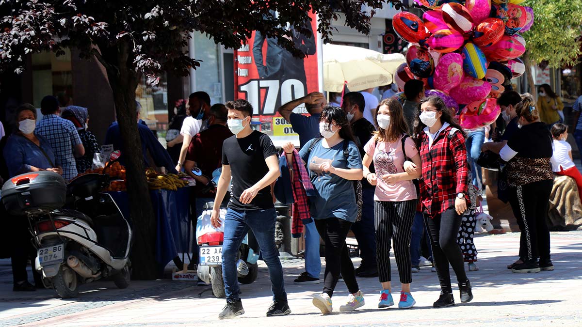Ortaokul ve lise öğrencileri de aşılanacak, yüz yüze eğitim eylül ayında başlayacak