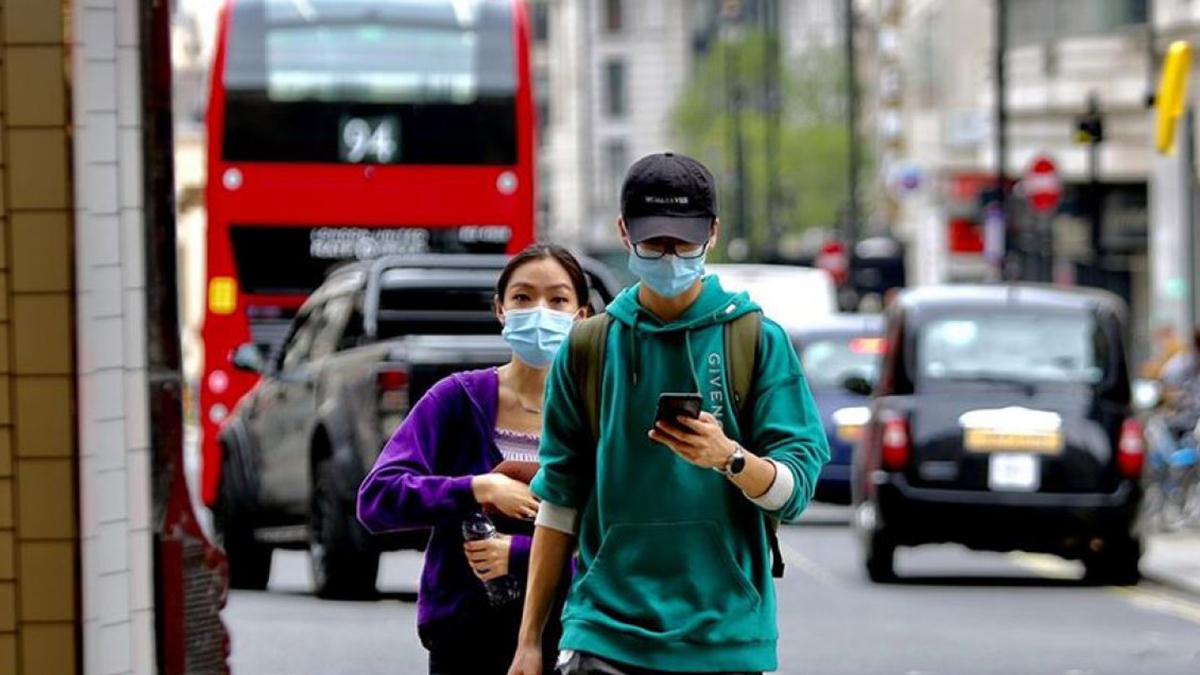 İngiliz bilim insanları: Önlemleri kaldırmak 'varyant fabrikası' inşa etmek olur