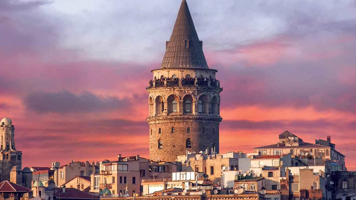 Galata Kulesi'ne yüzde 233'lük zam, Müze Kart'a teşvik içinmiş!