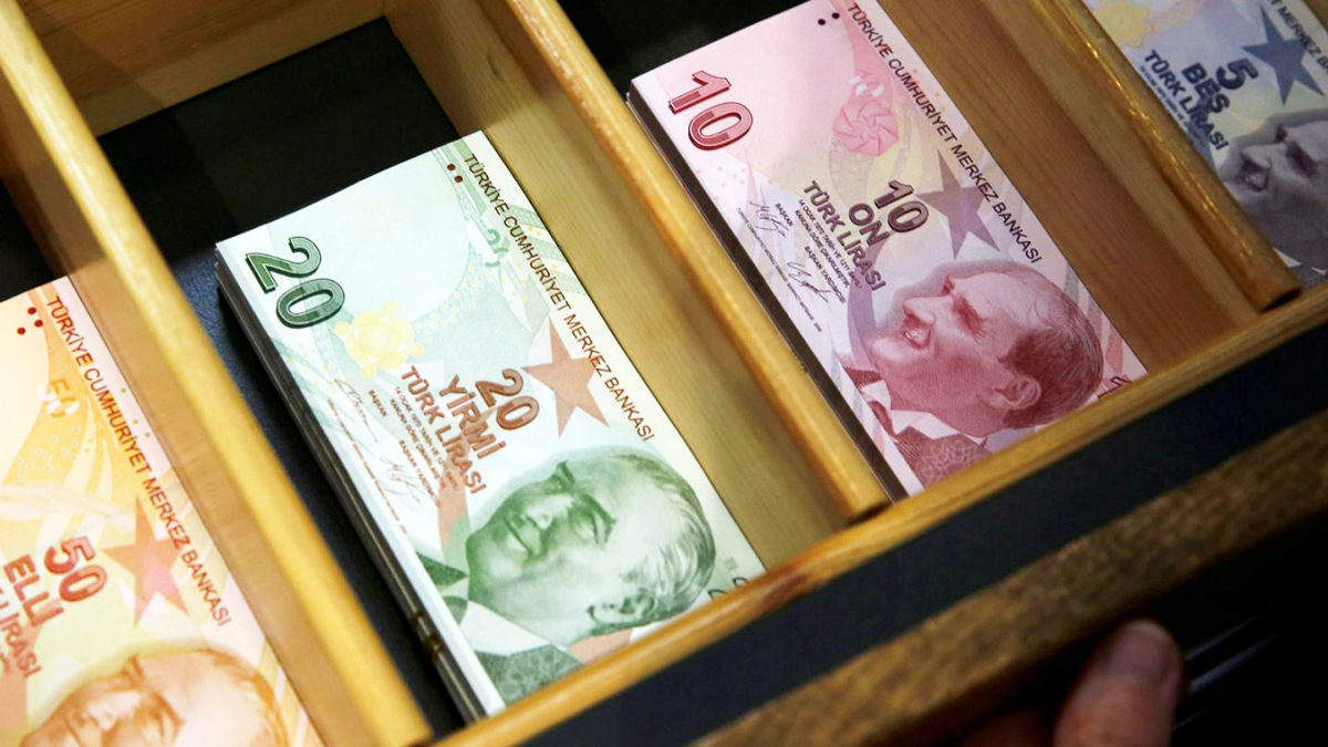 Memurlardan 'zam' tepkisi: Ne adaletli ne de hakkaniyetli!