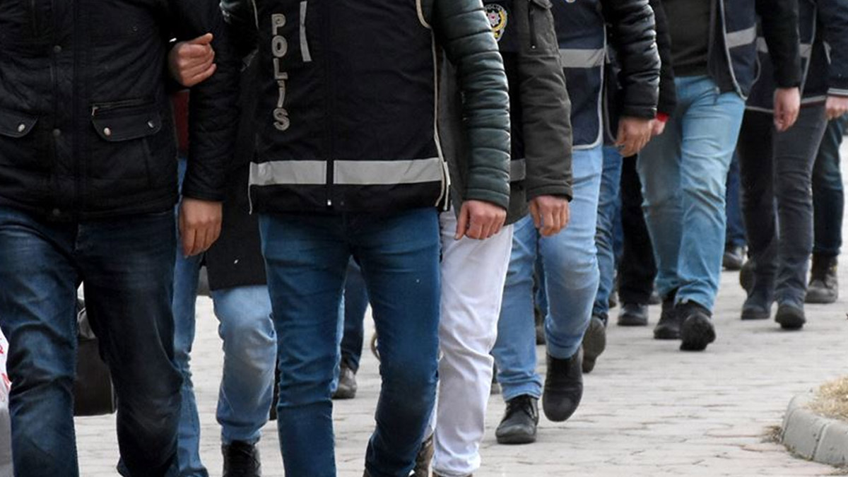 İstanbul'da FETÖ'nün hücre evlerine operasyon