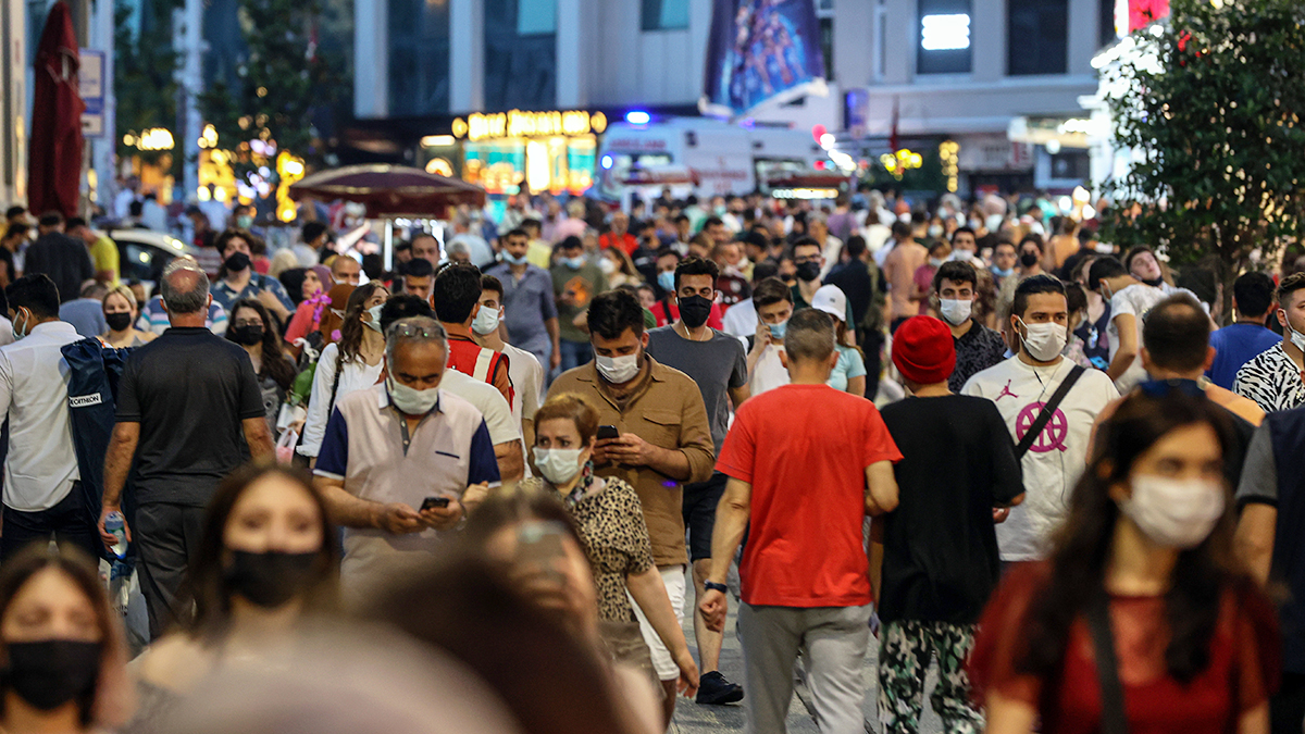 Geçen yıl vakalar patlamıştı! Bakan Koca'dan 'Bayram tedbiri olacak mı?' sorusu net cevap