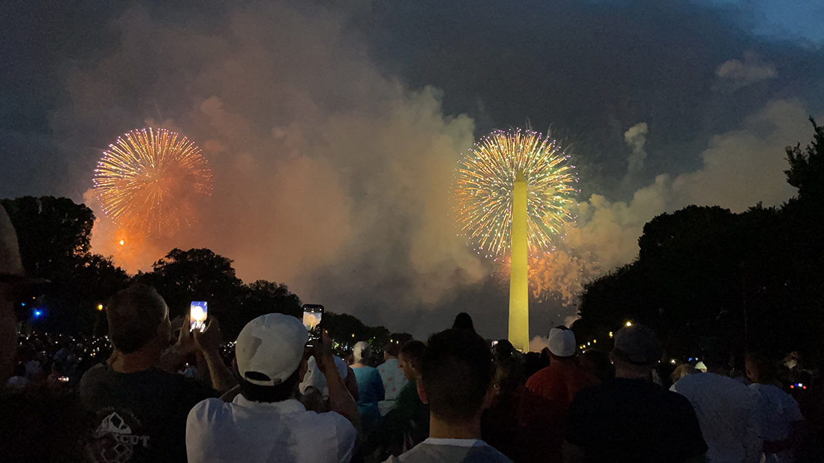 Bağımsızlık kutlamaları kana bulandı: En az 150 kişi hayatını kaybetti