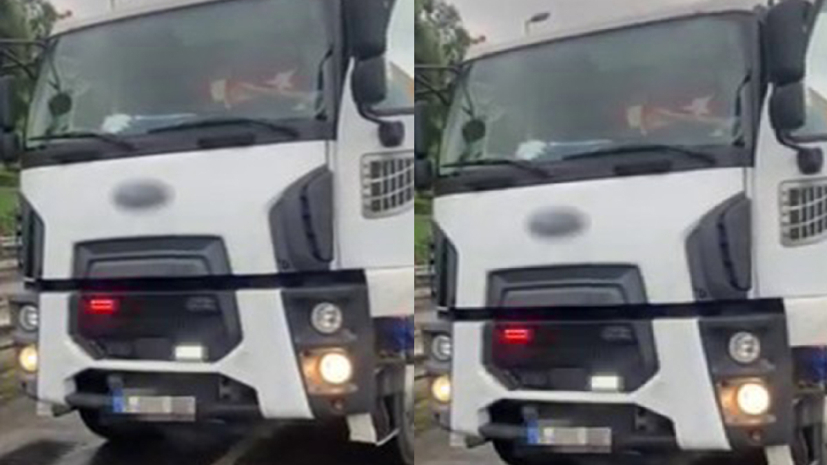 İstanbul Üsküdar'da çakarlı kamyon yakalandı