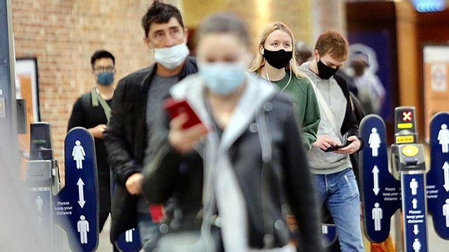 İngiltere'de 6 ay sonra en yüksek günlük vaka sayısı açıklandı
