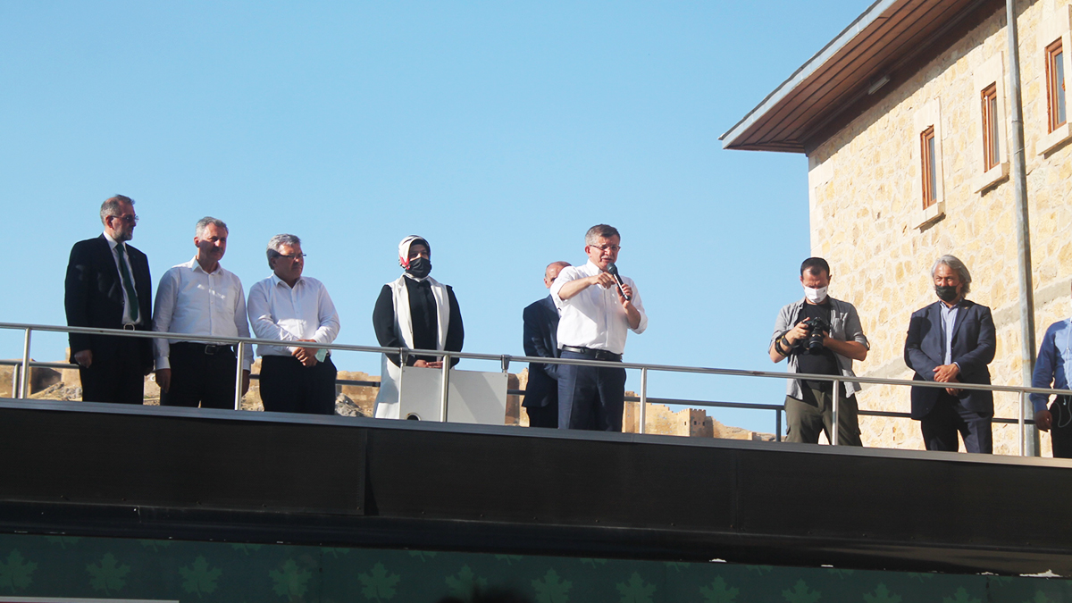 Davutoğlu'ndan DEVA sorusuna cevap: Birlikte olmak için çok çaba sarf ettim