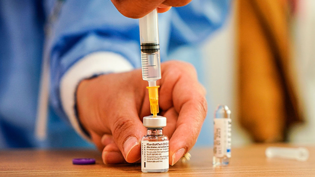 Sağlık Bakanlığı Sinovac aşısının bir serisinin kullanımını durdurdu