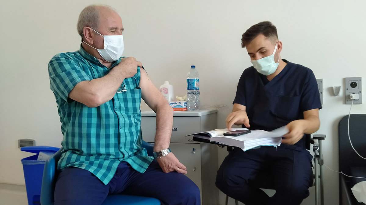 Koronavirüs geçirenler kaç kez aşı olacak? Sağlık Bakanlığı bir kez daha karar değiştirdi