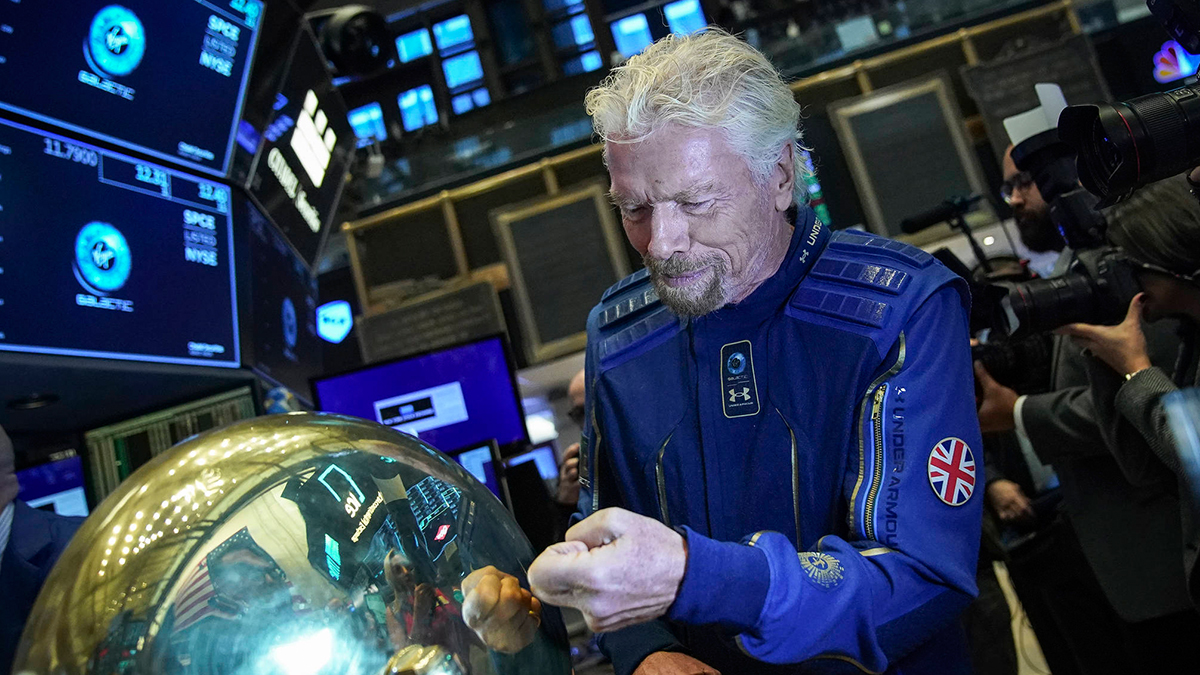 Richard Branson uzaya giden ilk milyarder oldu