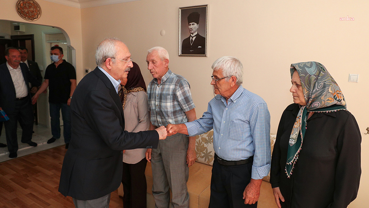 Kılıçdaroğlu'ndan şehit polis Serhan Alışkan'ın ailesine taziye ziyareti