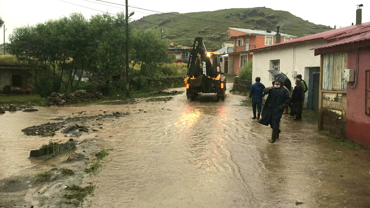 Ardahan'da sel: 7 ev kullanılamaz halde