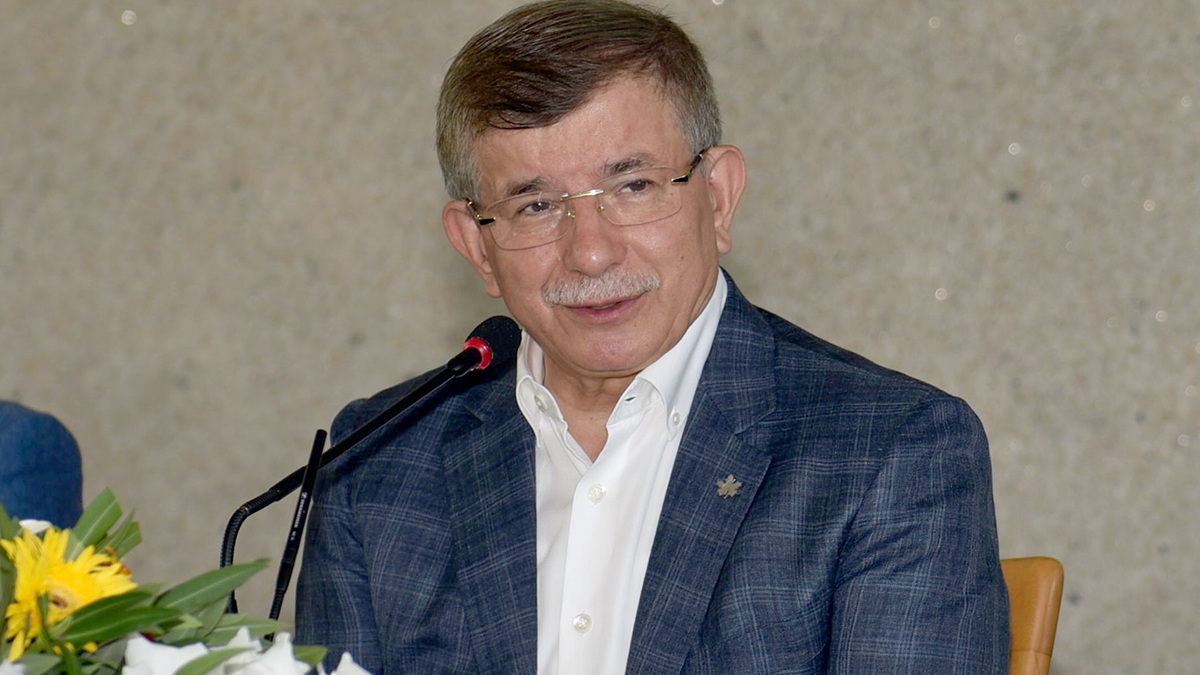 Davutoğlu: Erdoğan Bahçeli'nin korkusundan Soylu'yu görevden alamıyor