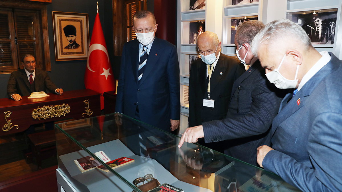 Erdoğan ve Bahçeli Türkeş'i unutmadı