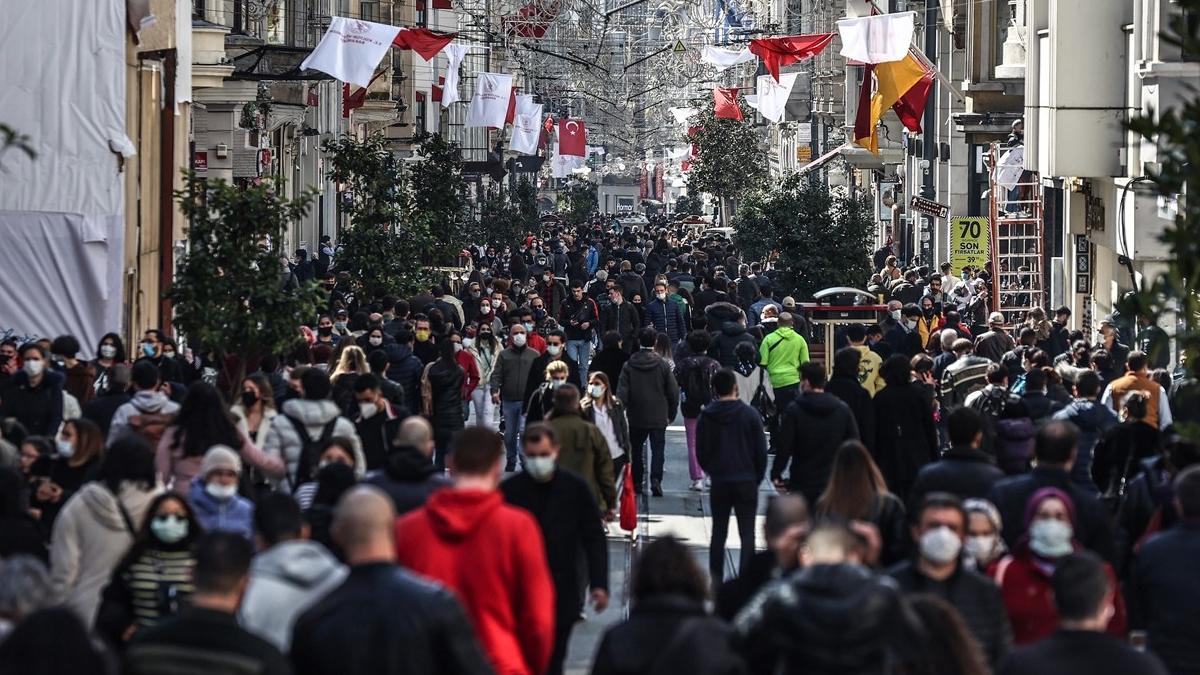 Bilim Kurulu üyesi'nden korkutan uyarı: Ağustos ayında yeni pike hazır olmalıyız