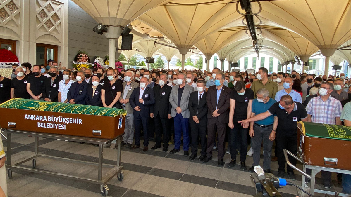 Usta sanatçıya son görev! Sevenleri Turgay Yıldız'ı yalnız bırakmadı