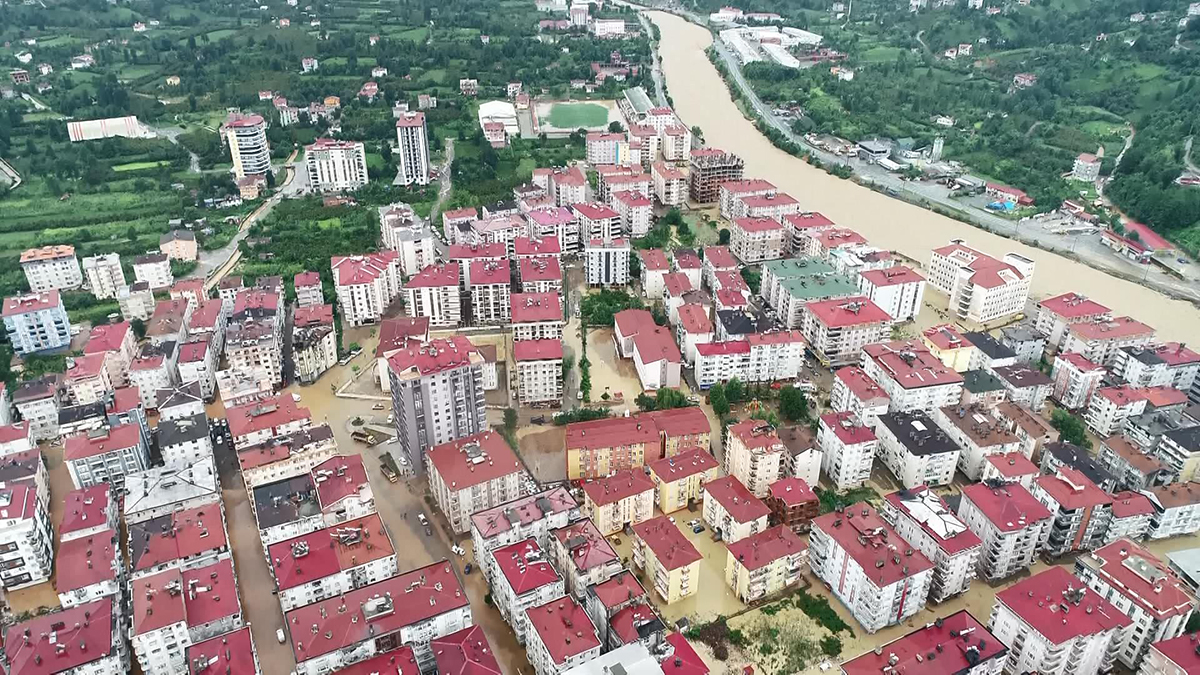 Düzce, Rize ve Artvin'de bazı bölgeler 'afet bölgesi' ilân edildi