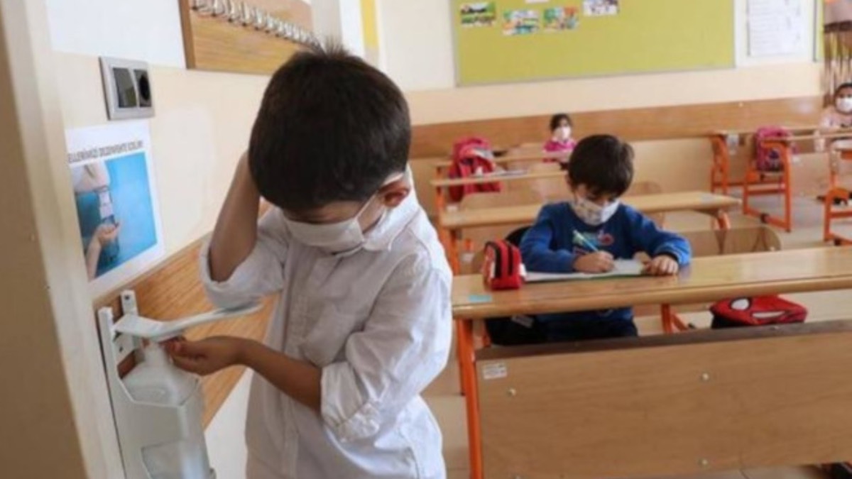 Velilerden 'Yüz yüze eğitim başlasın' kampanyası