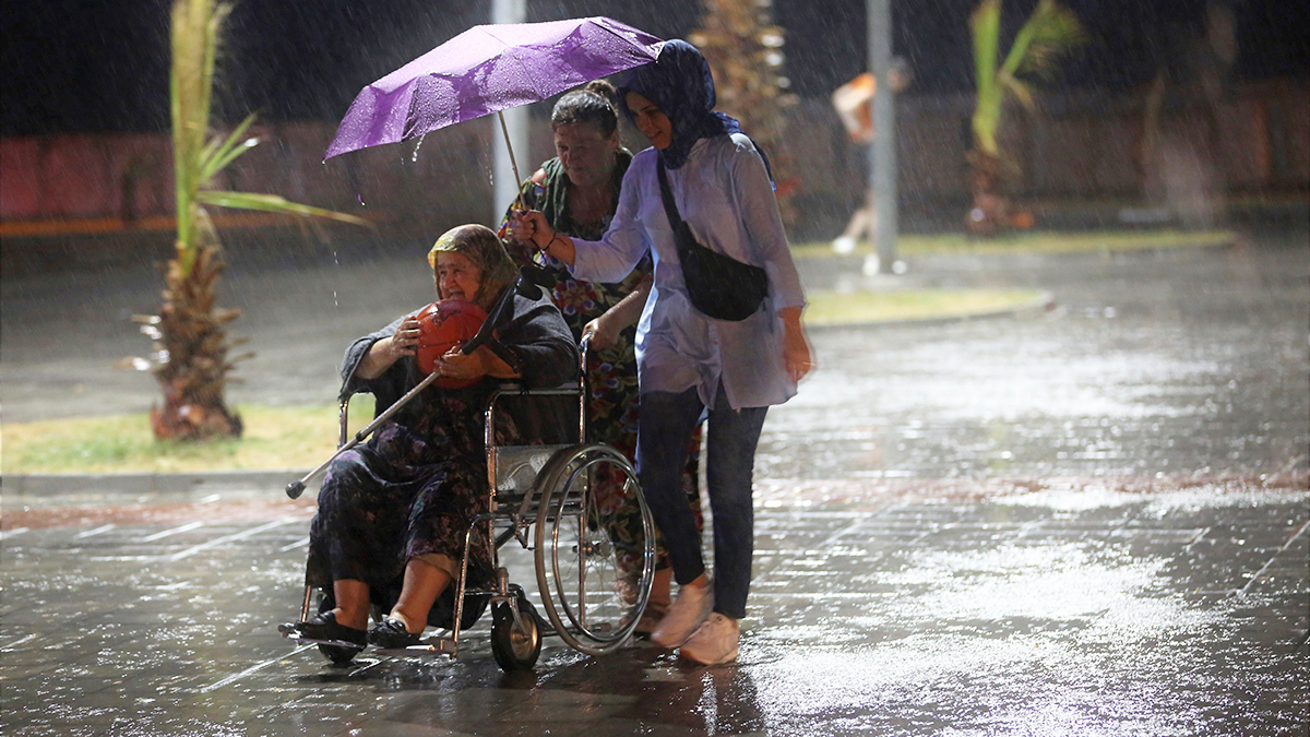Karadeniz için yeni uyarı: Şiddetli yağış yine bastıracak
