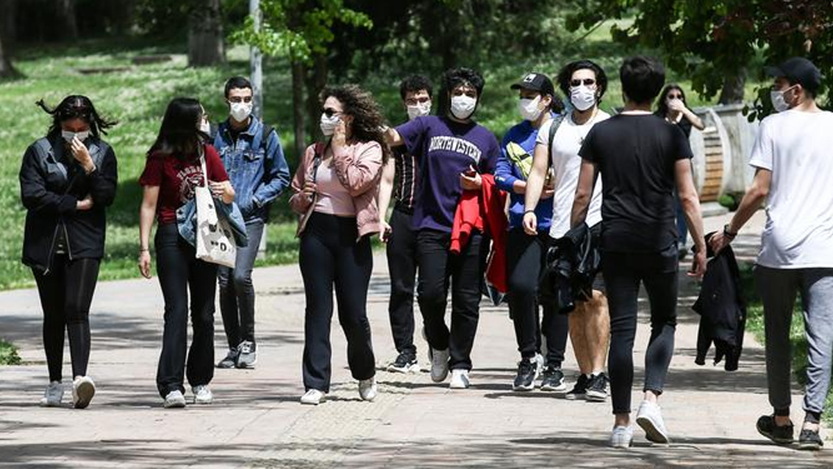 Zeytinburnu Belediyesi'nden aşıya teşvik kampanyası