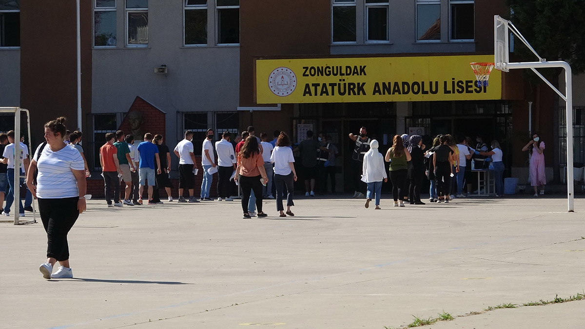 LGS 2. nakil ne zaman? İşte liselere 2. ek yerleştirme başvuru tarihleri