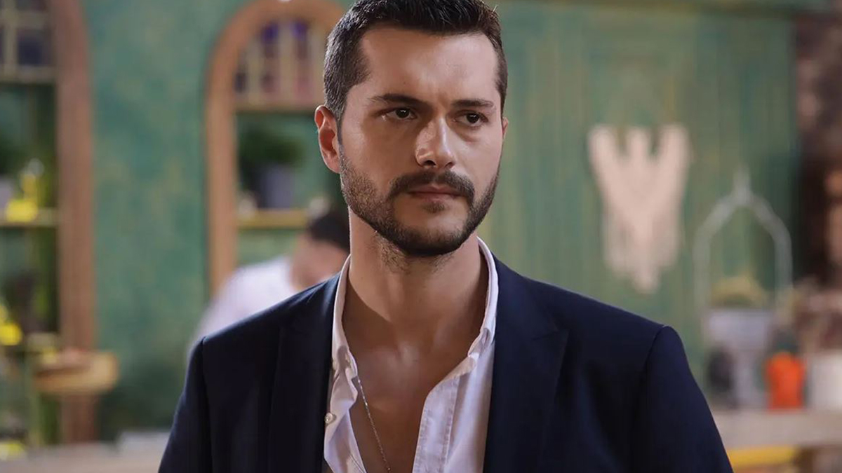 'Help Turkey' paylaşımı yapan Alperen Duymaz vatan hainliği ile suçlandı