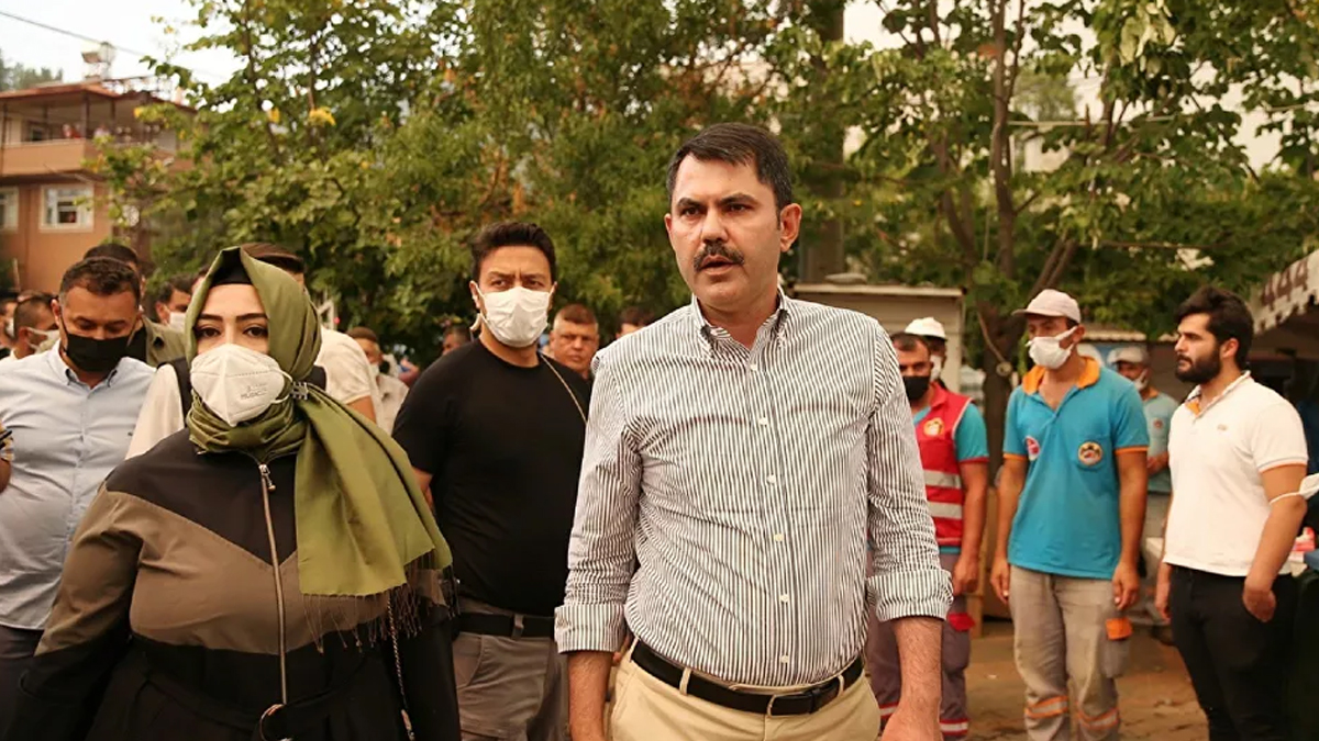 Bakan Kurum: Yangından siyasi rant elde etmeye çalışanları görüyoruz