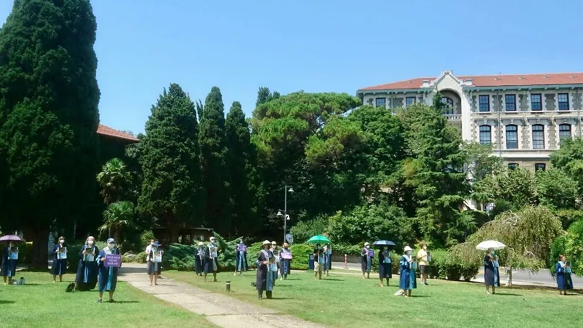 Boğaziçili Akademisyenler 213'üncü kez sırtlarını döndü