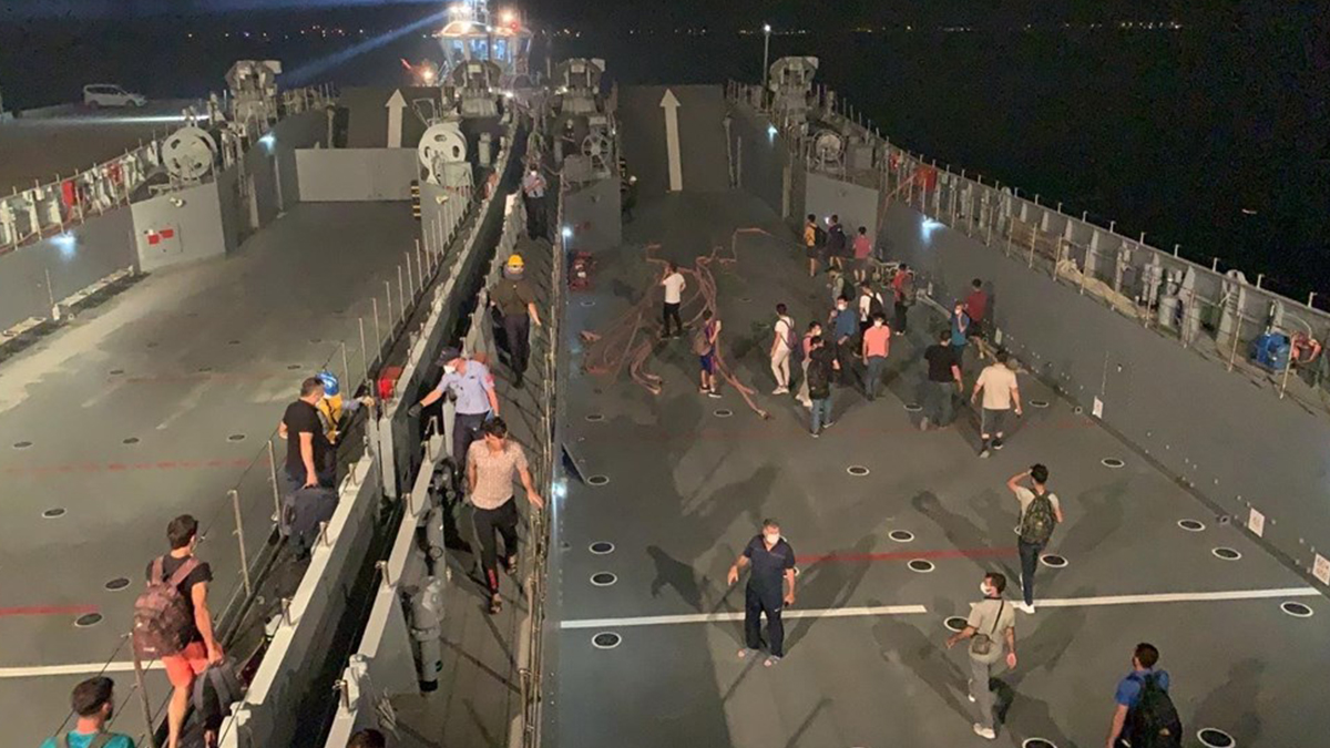 Milas'ta yangın bölgesindeki vatandaşlar tahliye ediliyor