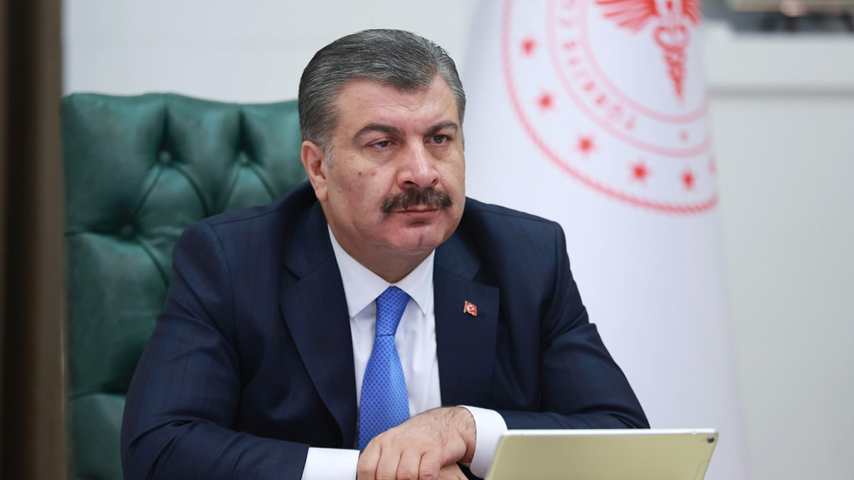 Aşı olmayanlar yaptırımla karşılaşacak mı? Bakan Koca açıkladı