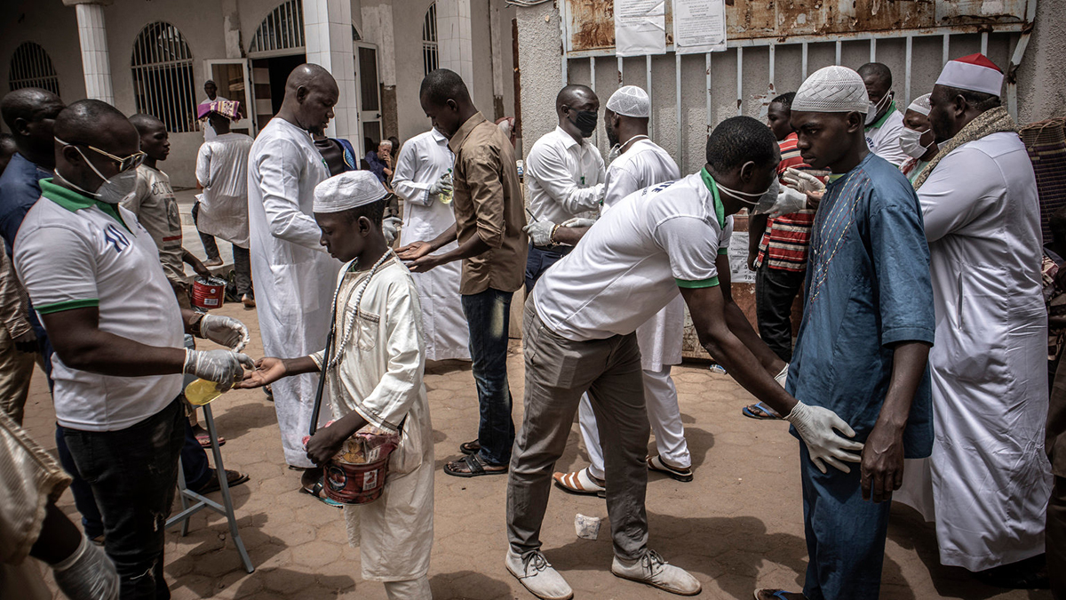 DSÖ duyurdu: Afrika, Kovid-19'a bağlı ölümlerde rekor kırdı