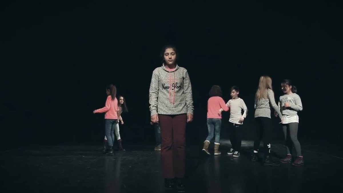 Anne ve babası işitme engelli bir çocuğun hikayesi: CODA