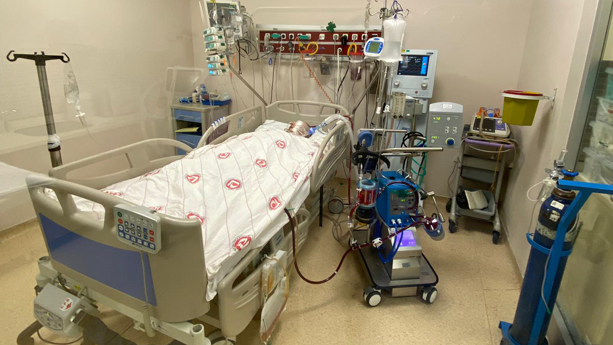 Uzmanlar uyarıyor: Genç hastaların yüzde 100'ü aşısız