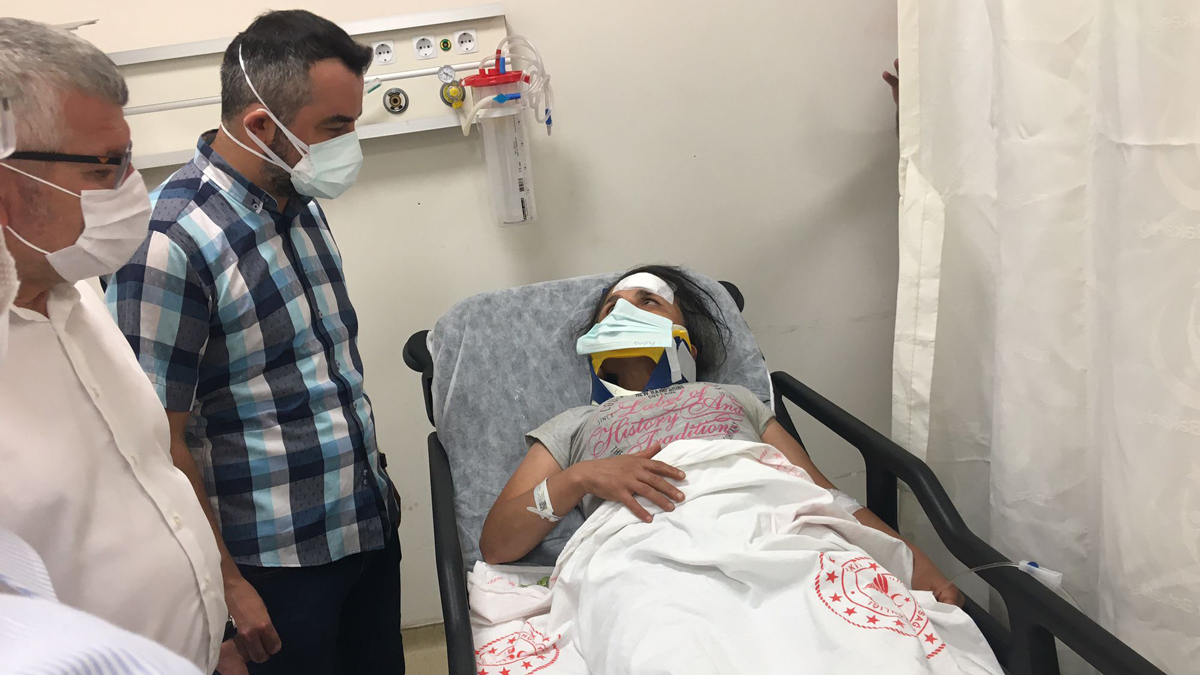 Yemek yiyen fındık işçileri kendilerini bir anda bodrum katta buldu