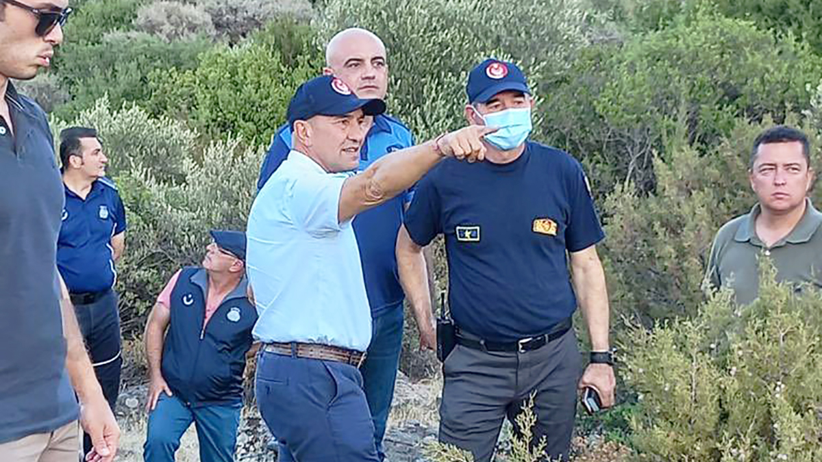 Tunç Soyer duyurdu: Urla'daki yangın kontrol altında