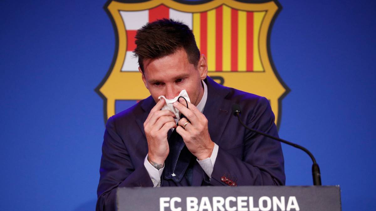 Barcelona'dan ayrılan Messi gözyaşlarını tutamadı: PSG'ye  imza atabilirim