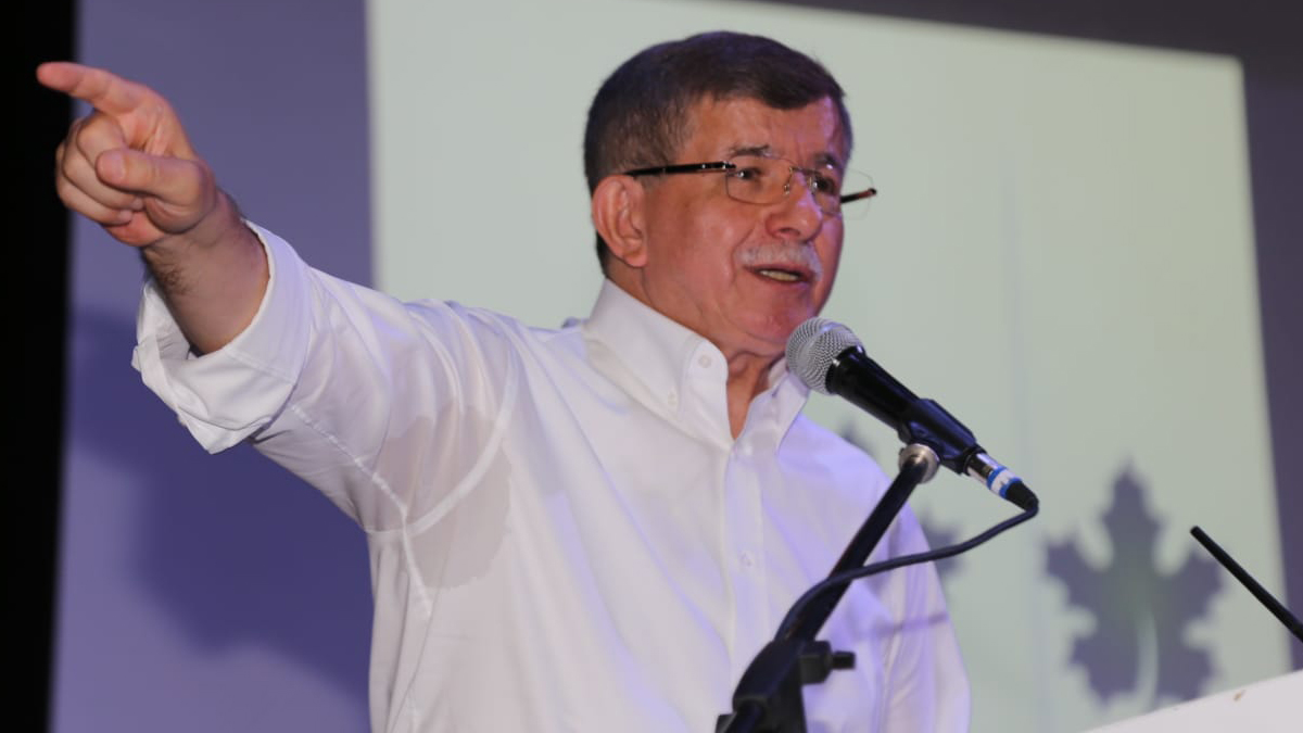 Davutoğlu'ndan orman yangınları için iktidara çağrı: Çıkın özür dileyin