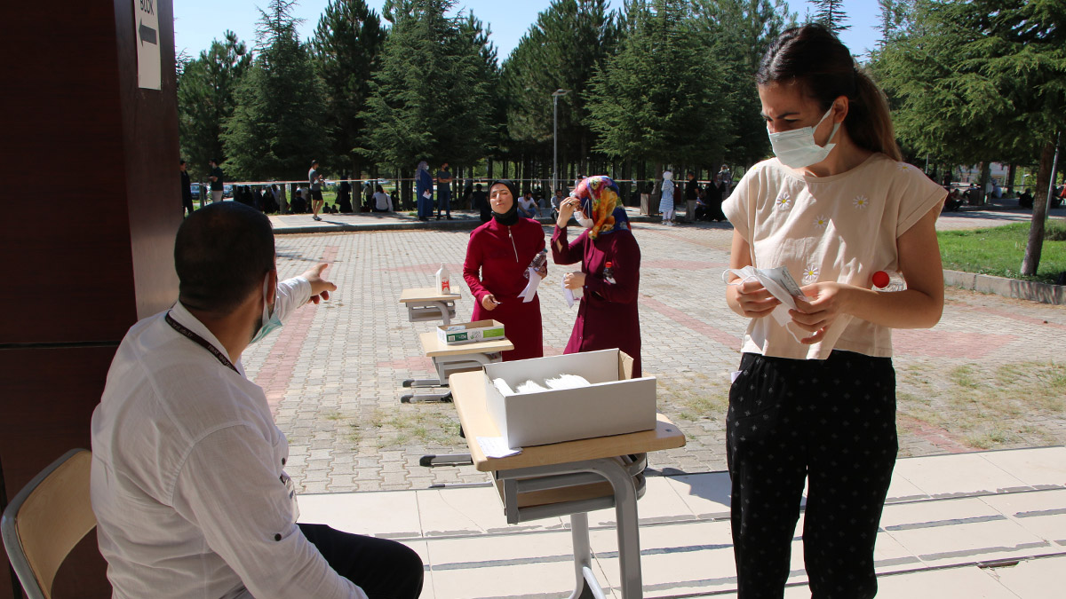 Üniversitelerin 2 yıllık ve 4 yıllık bölümler taban puanları belli oldu