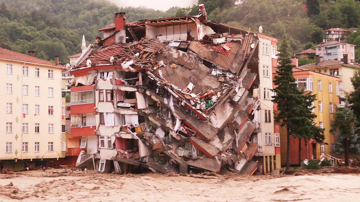 Son dakika! Güne acı haberle başladık: Sel felaketinde ölü sayısı 5'e çıktı