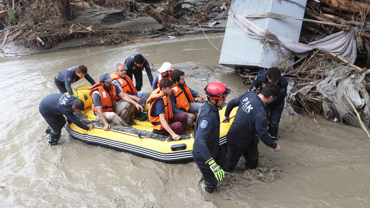 Kastamonu'da sel sonrası köprü çöktü