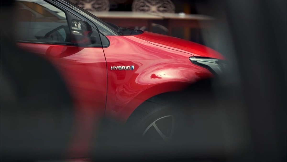 Toyota hibrit otomobilde 60 bin liralık indirim yaptı