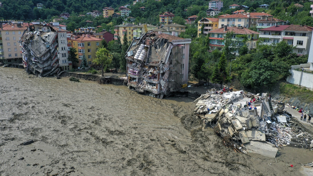 Bakanlık Karadeniz'deki felaketi önceden tahmin etmiş