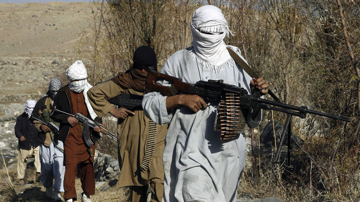 Taliban ilerleyişini sürdürüyor: Ele geçirilen vilayet sayısı 21'e yükseldi